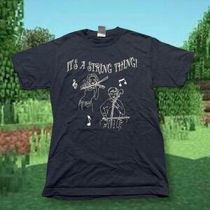Fruit Of The Loom Its A String Thing! Black‎ Graphic T-Shirt Mens Small